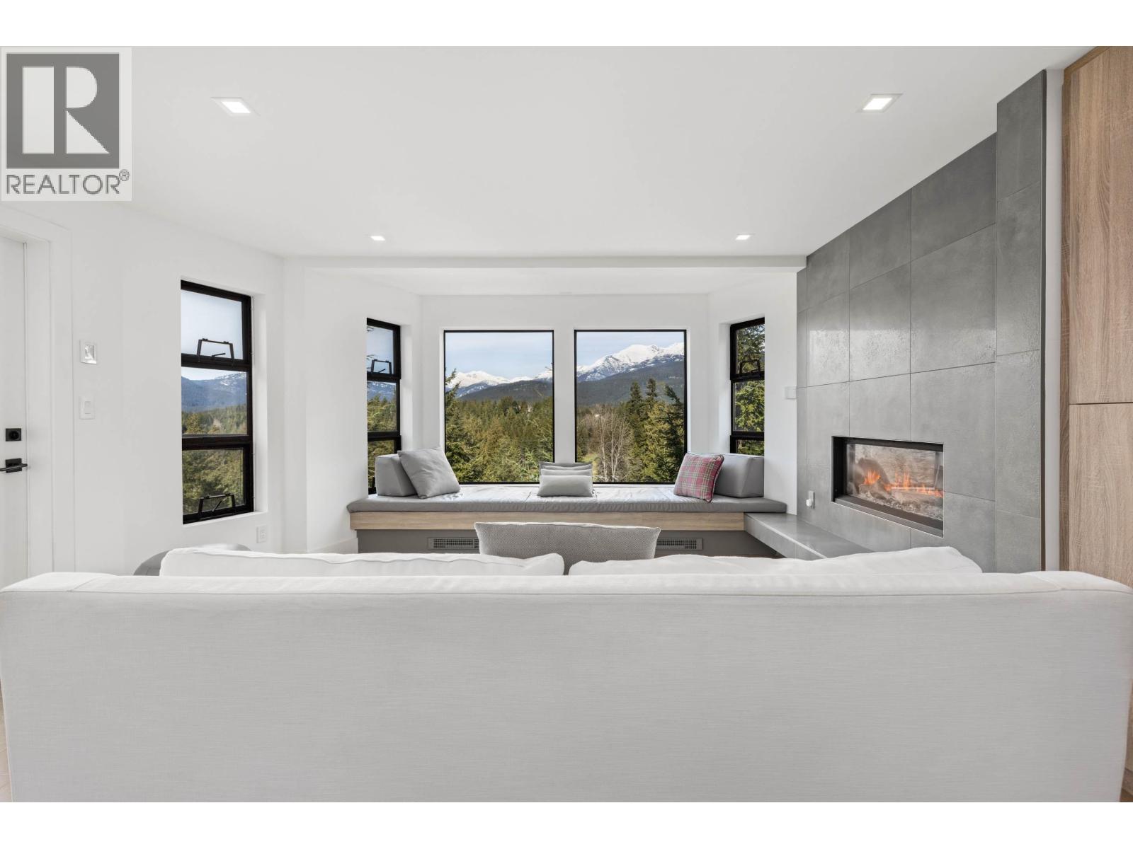 406 3317 Ptarmigan Place, Whistler, British Columbia  V8E 0V7 - Photo 6 - R3075542