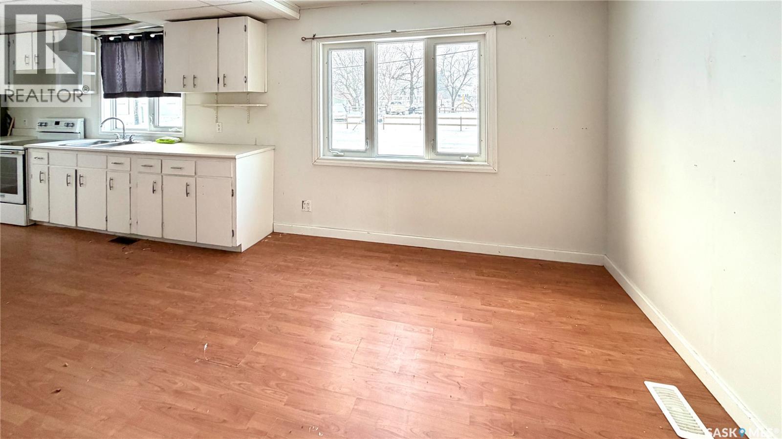 319 Railway Avenue, Outlook, Saskatchewan  S0L 2N0 - Photo 15 - SK026066