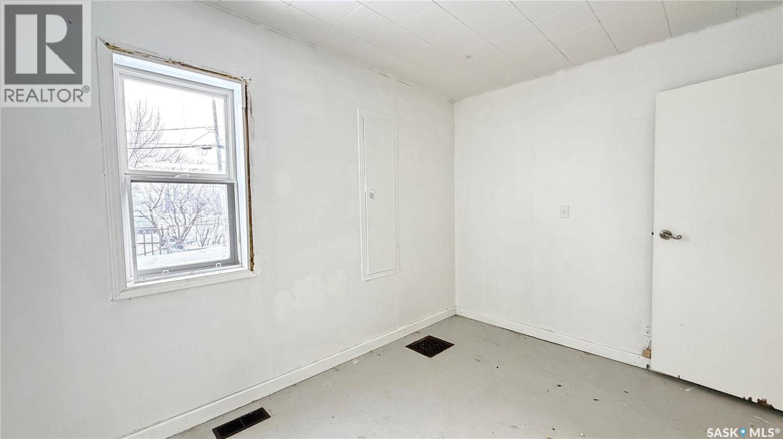 319 Railway Avenue, Outlook, Saskatchewan  S0L 2N0 - Photo 20 - SK026066