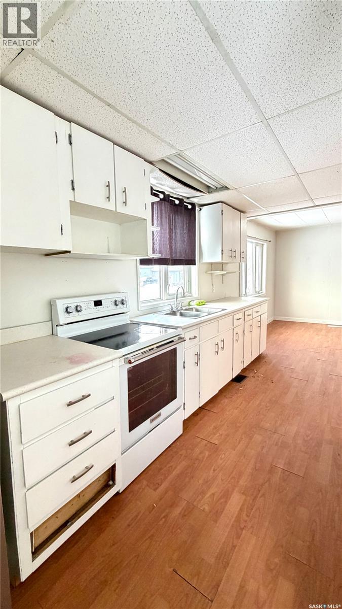 319 Railway Avenue, Outlook, Saskatchewan  S0L 2N0 - Photo 24 - SK026066