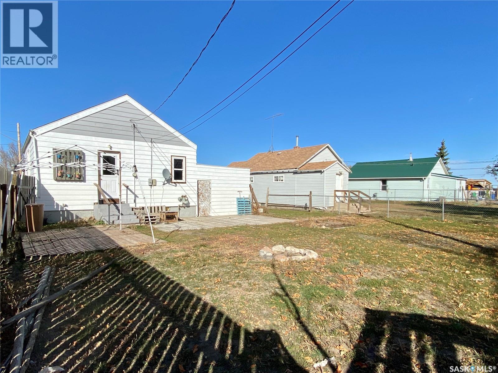 319 Railway Avenue, Outlook, Saskatchewan  S0L 2N0 - Photo 5 - SK026066