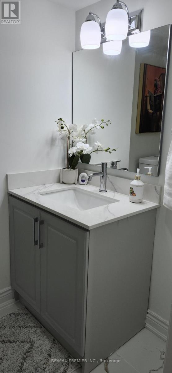 11 Four Seasons Circle, Brampton, Ontario  L7A 2A8 - Photo 13 - W12657800