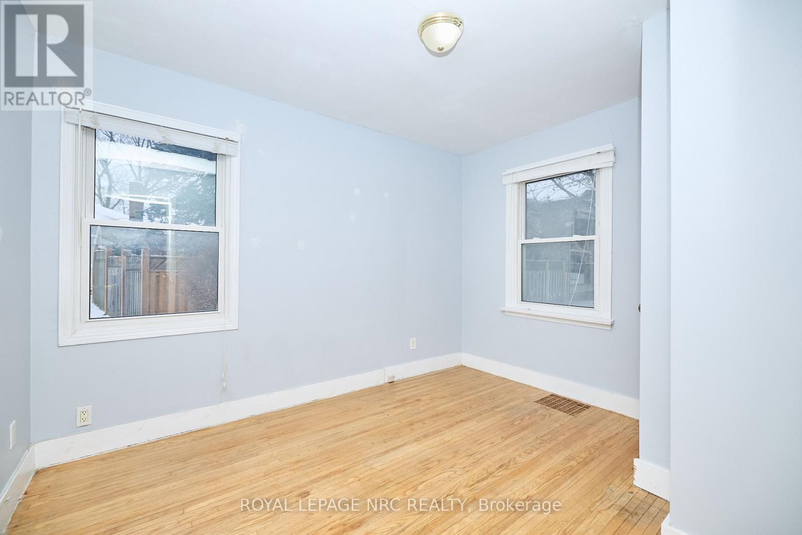 6151 Harvey Street, Niagara Falls, Ontario  L2J 2A9 - Photo 13 - X12657634