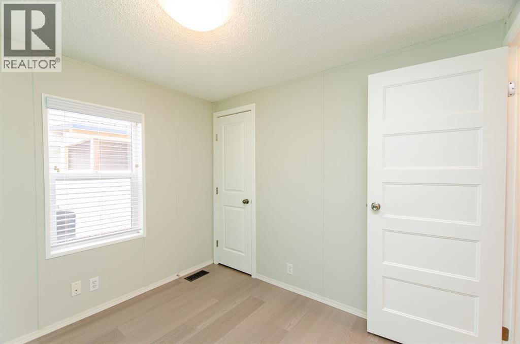 43 Parkside Drive, Red Deer, Alberta  T4P 1K1 - Photo 24 - A2262823