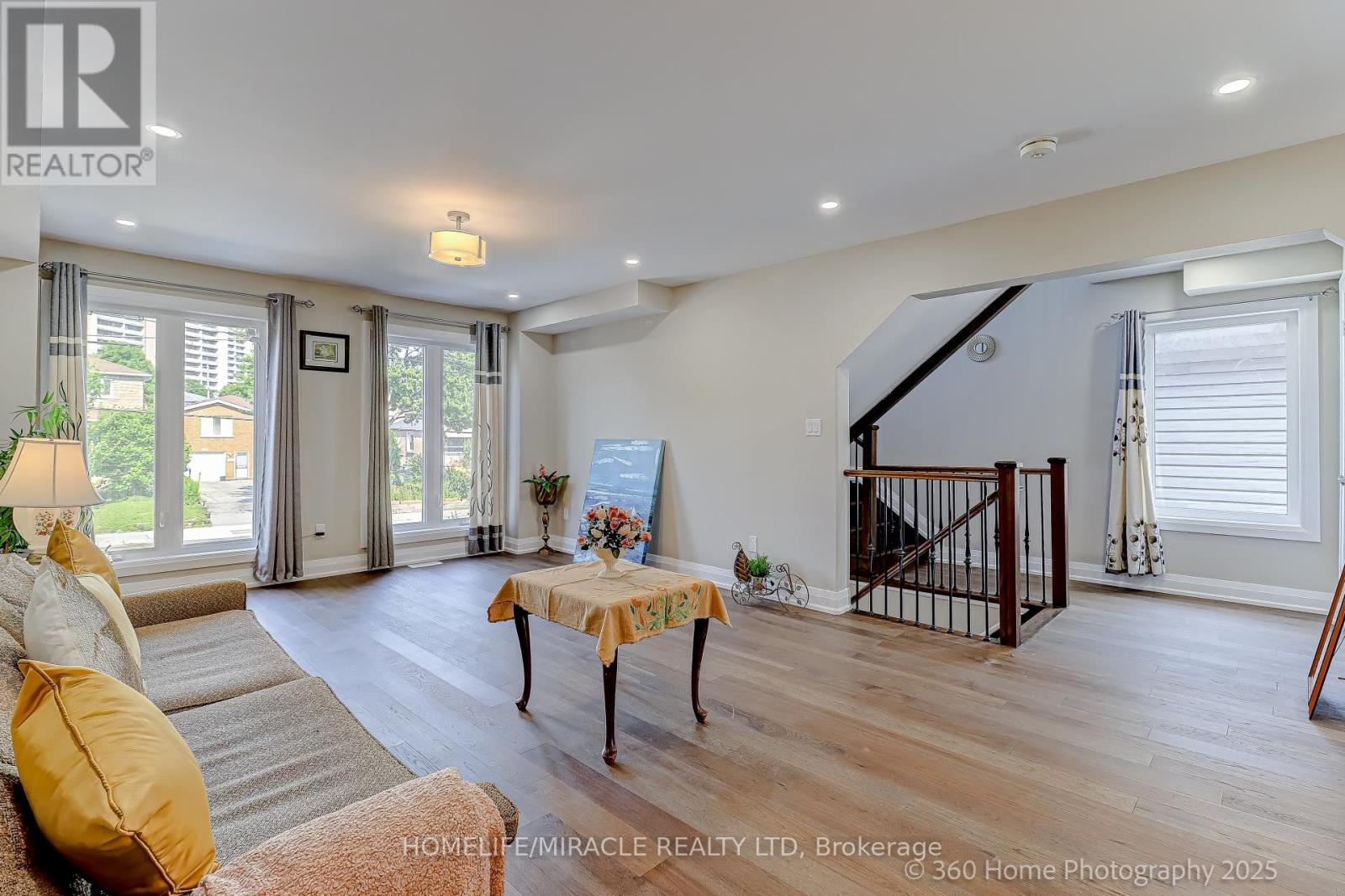 688a Midland Avenue, Toronto, Ontario  M1K 4C6 - Photo 7 - E12657894