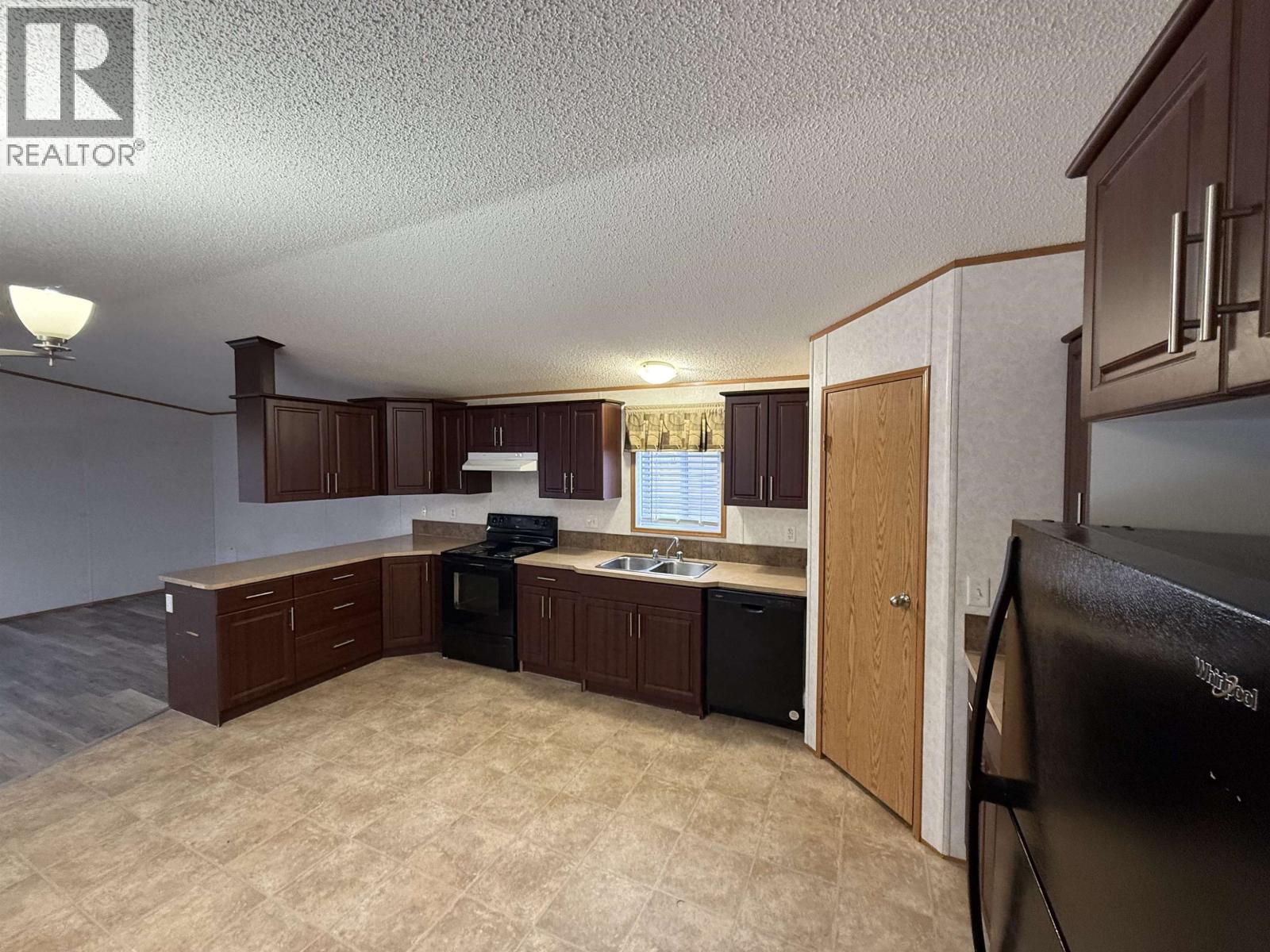 8106 85a Avenue, Fort St. John, British Columbia  V1J 0G9 - Photo 4 - R3072974