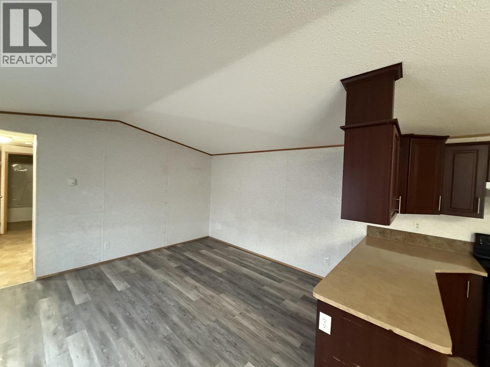 8106 85a Avenue, Fort St. John, British Columbia  V1J 0G9 - Photo 5 - R3072974