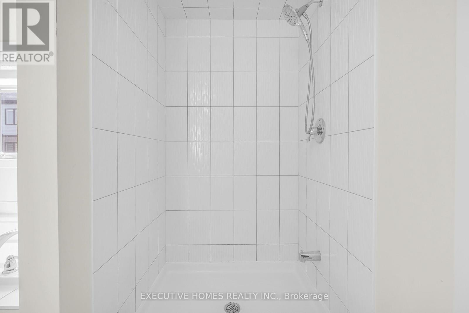 170 Lilac Circle, Haldimand, Ontario  N3W 0H5 - Photo 33 - X12654346