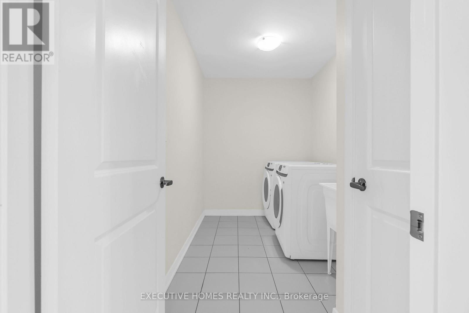 170 Lilac Circle, Haldimand, Ontario  N3W 0H5 - Photo 46 - X12654346