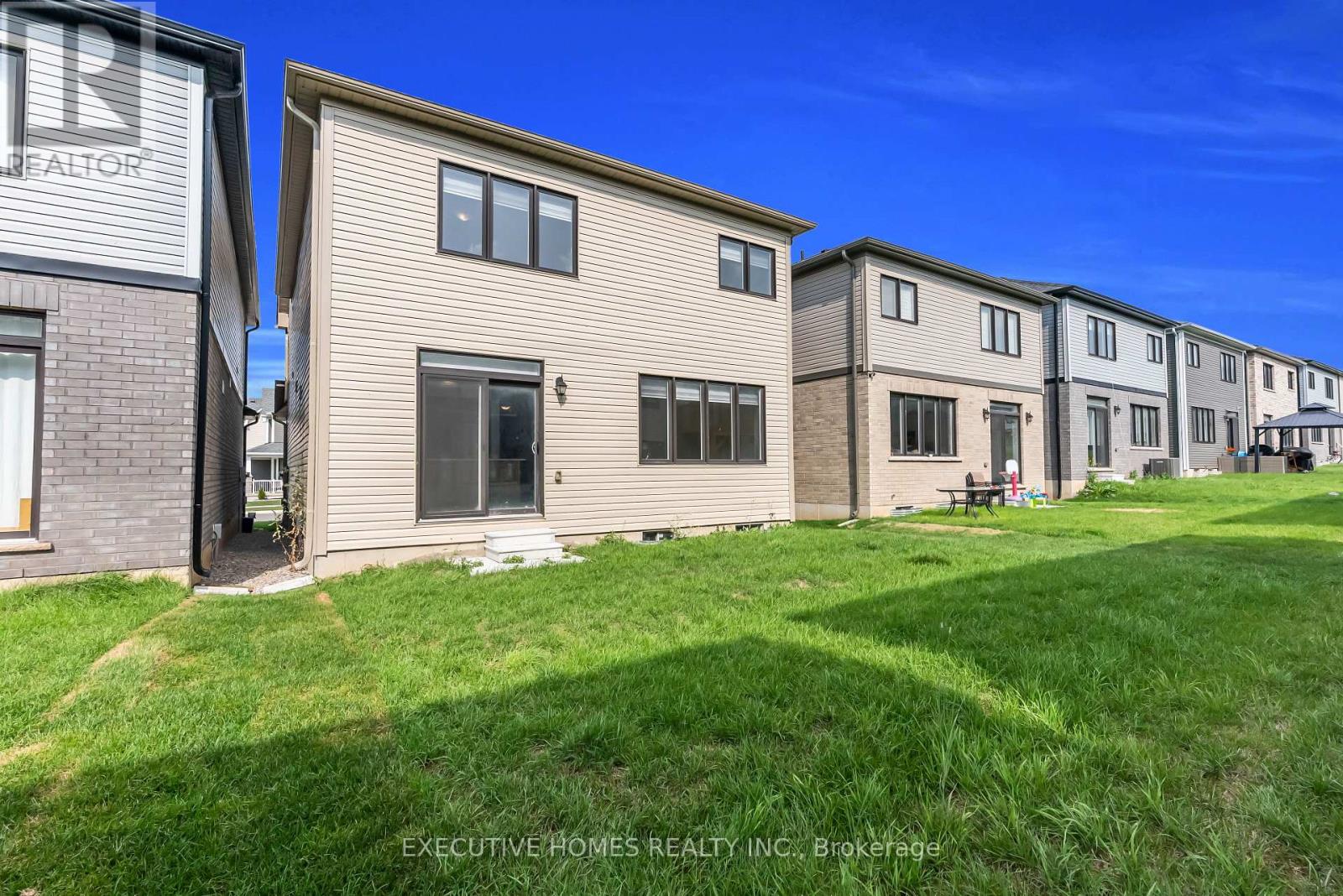 170 Lilac Circle, Haldimand, Ontario  N3W 0H5 - Photo 50 - X12654346