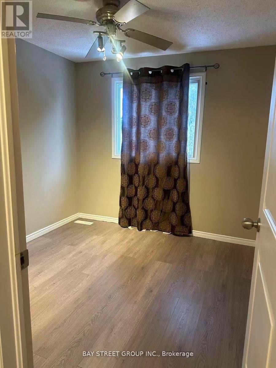 135 Walmer Garden, London North, Ontario  N6G 4H2 - Photo 14 - X12657918