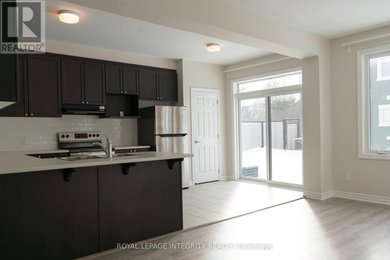 540 Culdaff Road, Ottawa, Ontario  K2S 2Z7 - Photo 5 - X12534046