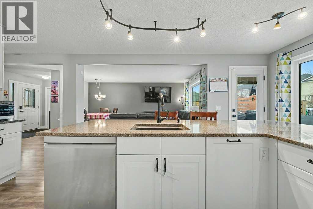35 Somerglen Way Sw, Calgary, Alberta  T2Y 4B1 - Photo 12 - A2276664