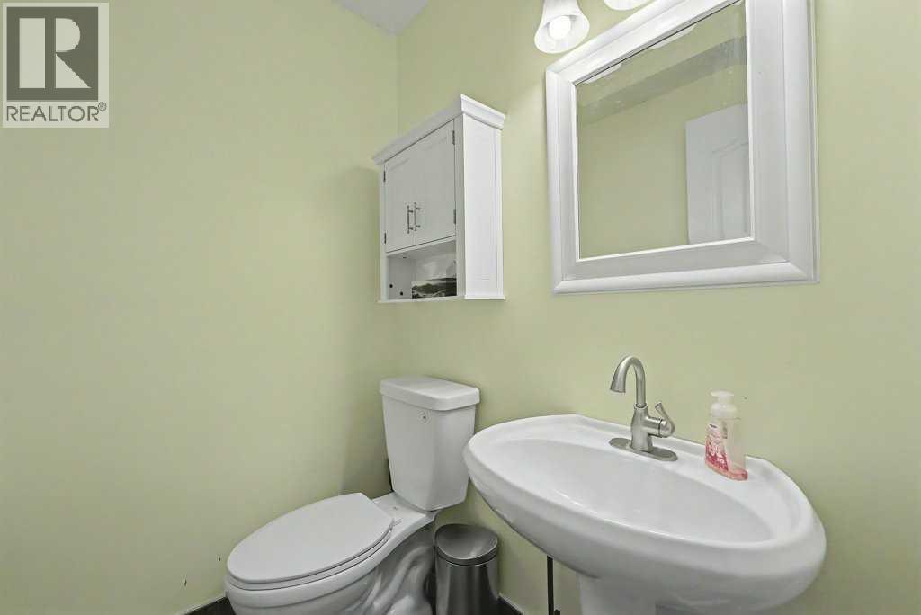 35 Somerglen Way Sw, Calgary, Alberta  T2Y 4B1 - Photo 14 - A2276664