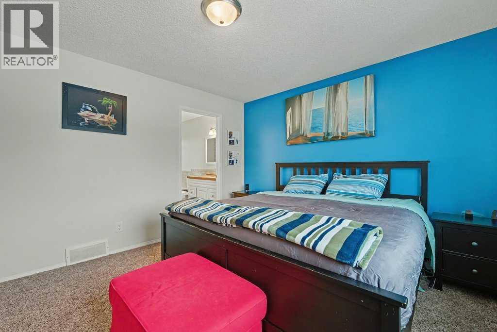 35 Somerglen Way Sw, Calgary, Alberta  T2Y 4B1 - Photo 20 - A2276664