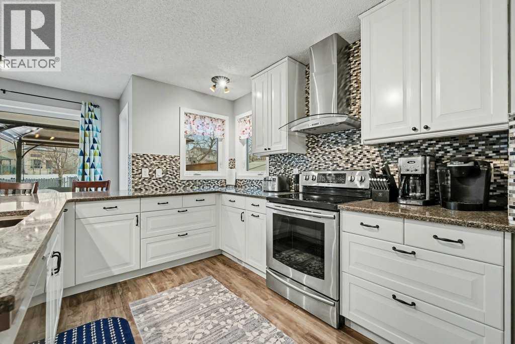 35 Somerglen Way Sw, Calgary, Alberta  T2Y 4B1 - Photo 9 - A2276664