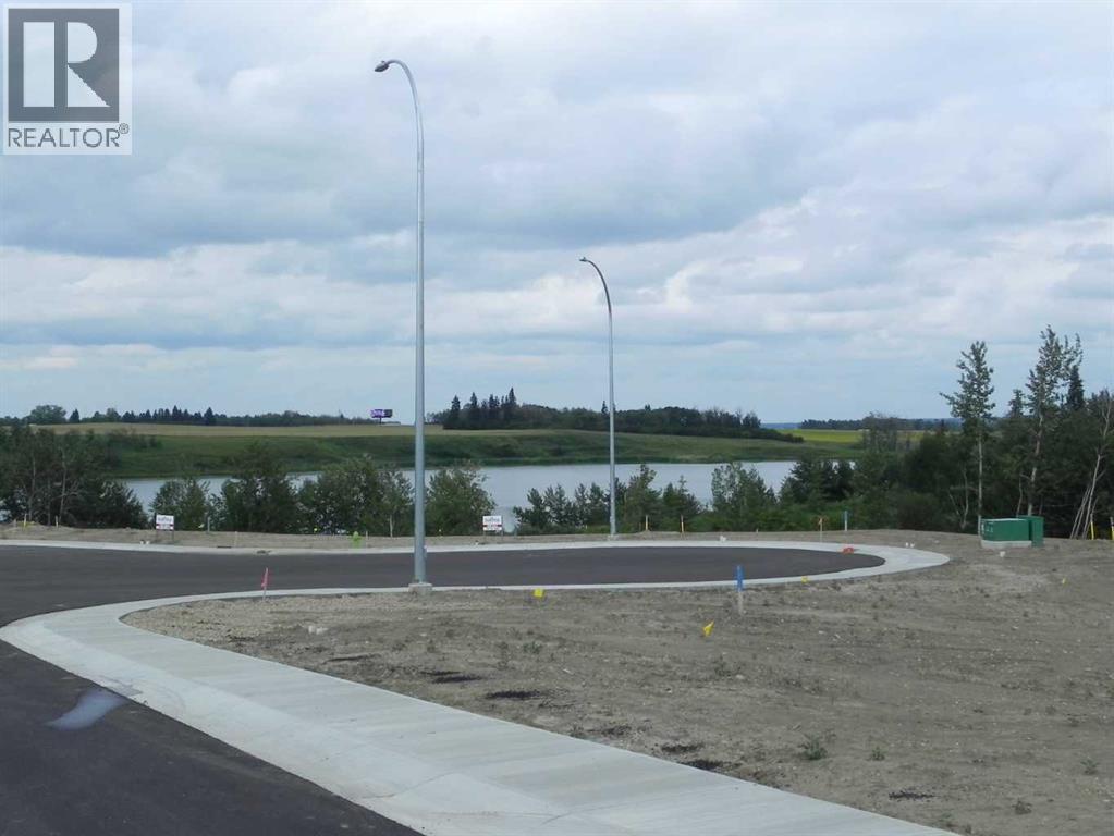 28 Henner's Place, Lacombe, Alberta  T4L 1Y9 - Photo 3 - A2276785