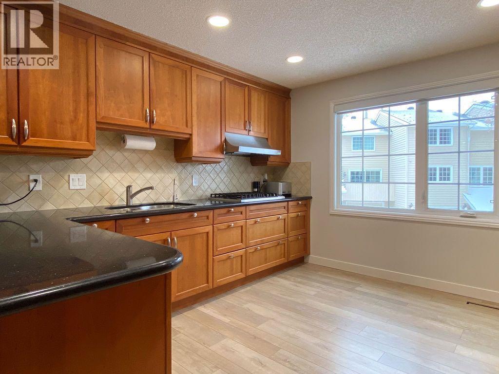 344 Point Mckay Gardens Nw, Calgary, Alberta  T3B 4V8 - Photo 4 - A2275896