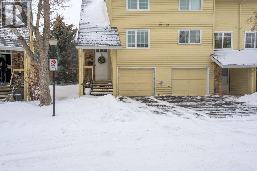 344 Point Mckay Gardens Nw, Calgary, Alberta  T3B 4V8 - Photo 2 - A2275896