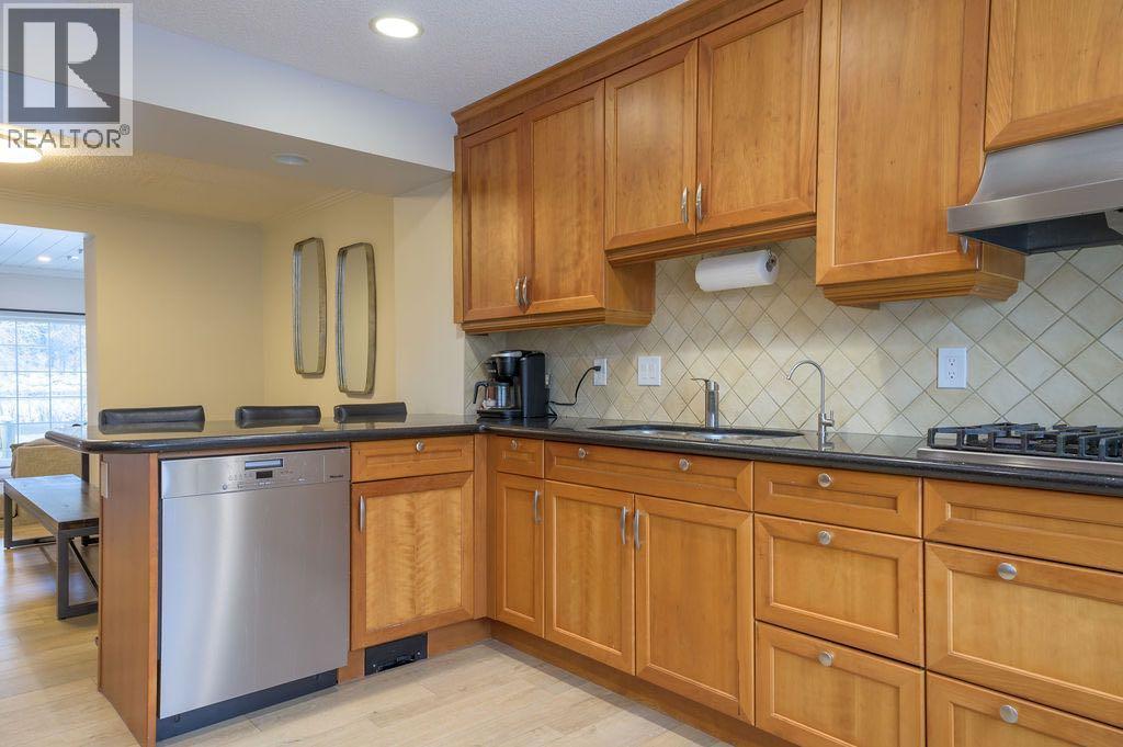 344 Point Mckay Gardens Nw, Calgary, Alberta  T3B 4V8 - Photo 6 - A2275896