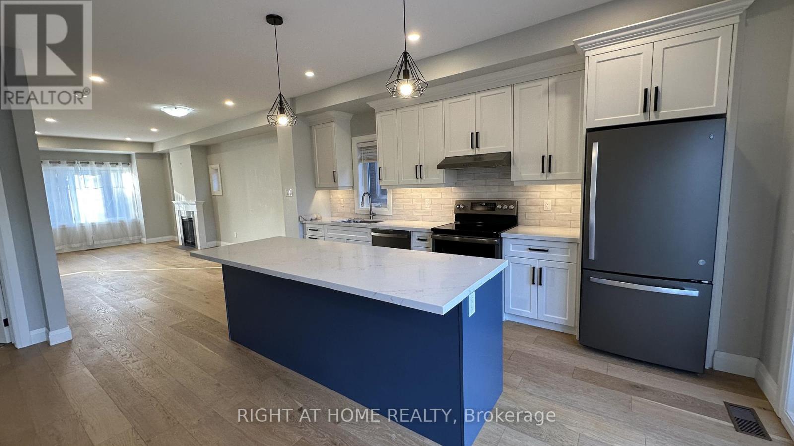 83 Third Street, Toronto, Ontario  M8V 2Y1 - Photo 15 - W12657922