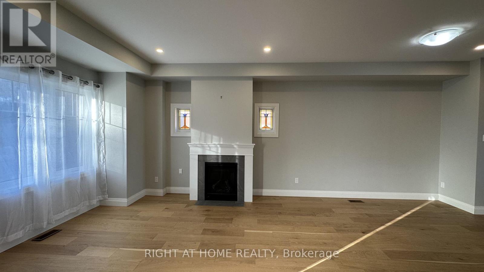 83 Third Street, Toronto, Ontario  M8V 2Y1 - Photo 3 - W12657922