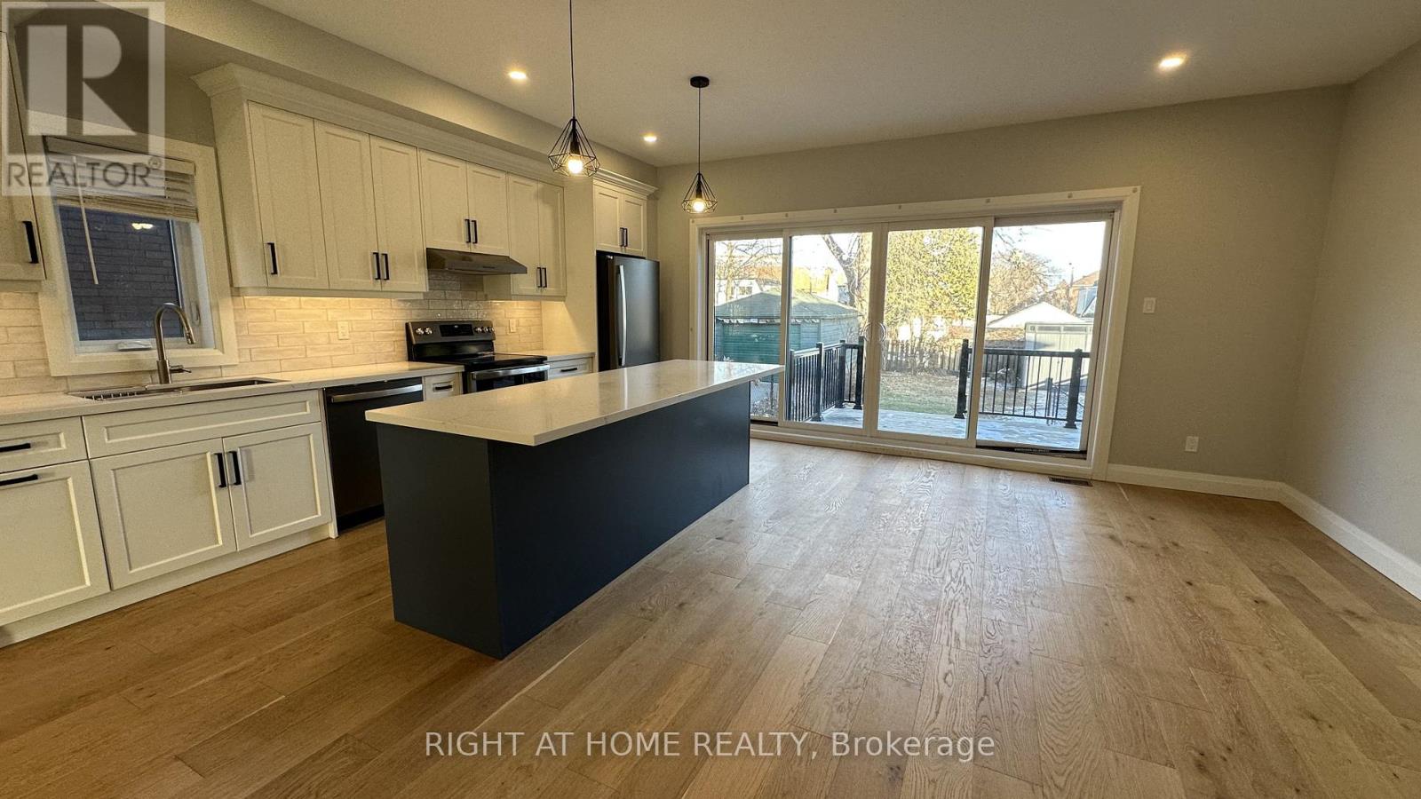 83 Third Street, Toronto, Ontario  M8V 2Y1 - Photo 8 - W12657922