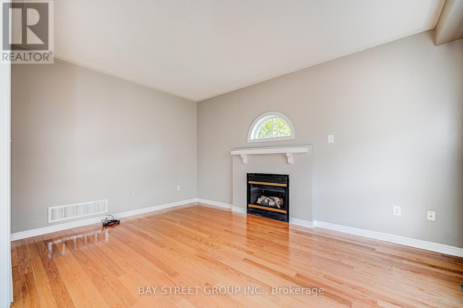 2470 Nichols Drive, Oakville, Ontario  L6H 6Y5 - Photo 16 - W12657936