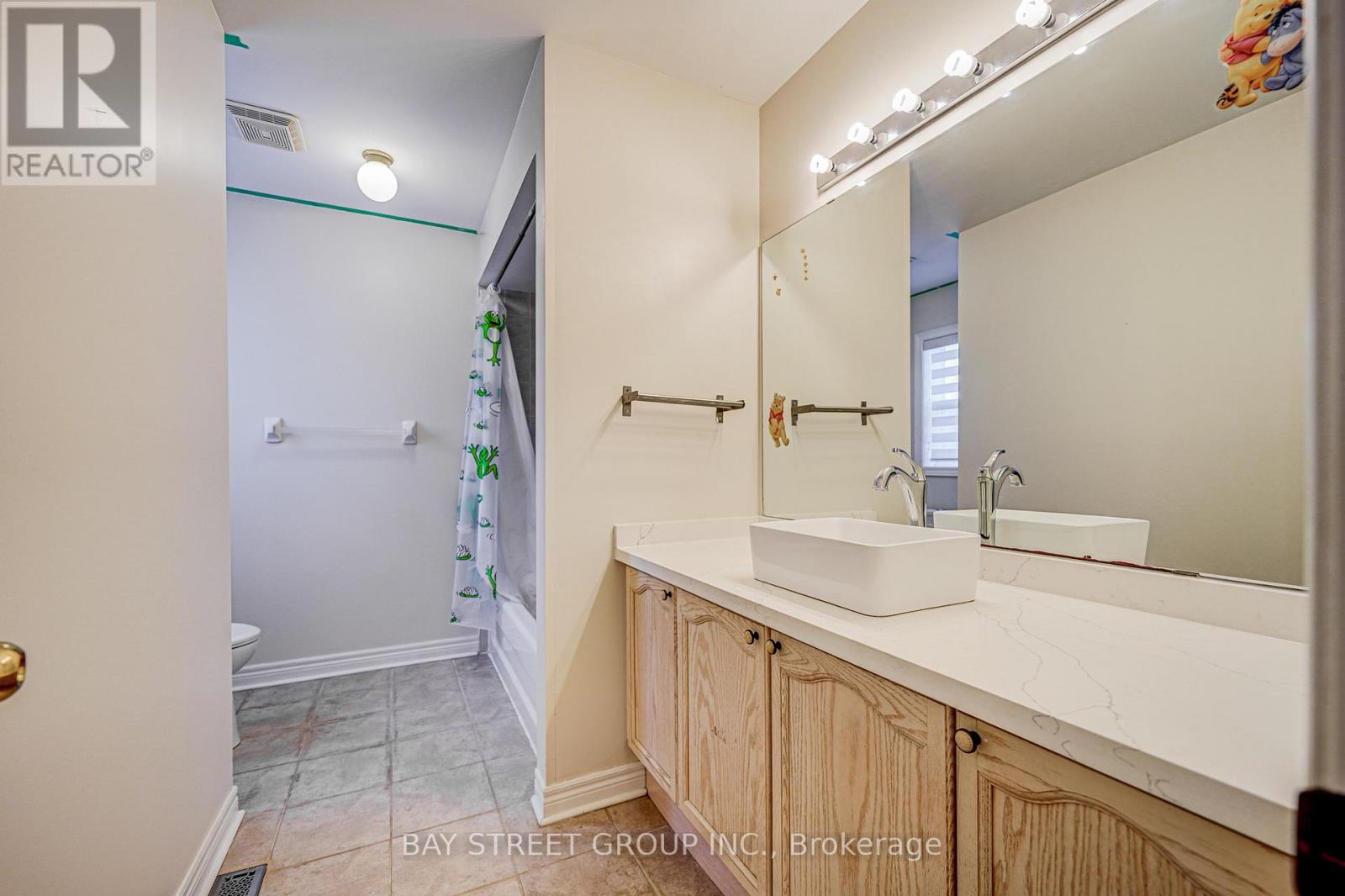 2470 Nichols Drive, Oakville, Ontario  L6H 6Y5 - Photo 33 - W12657936