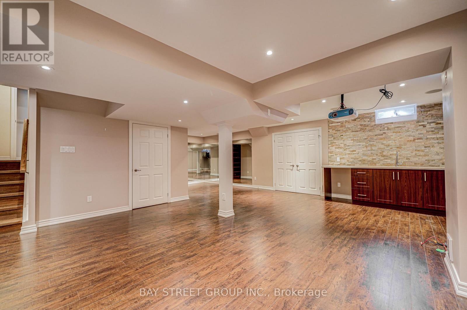 2470 Nichols Drive, Oakville, Ontario  L6H 6Y5 - Photo 38 - W12657936