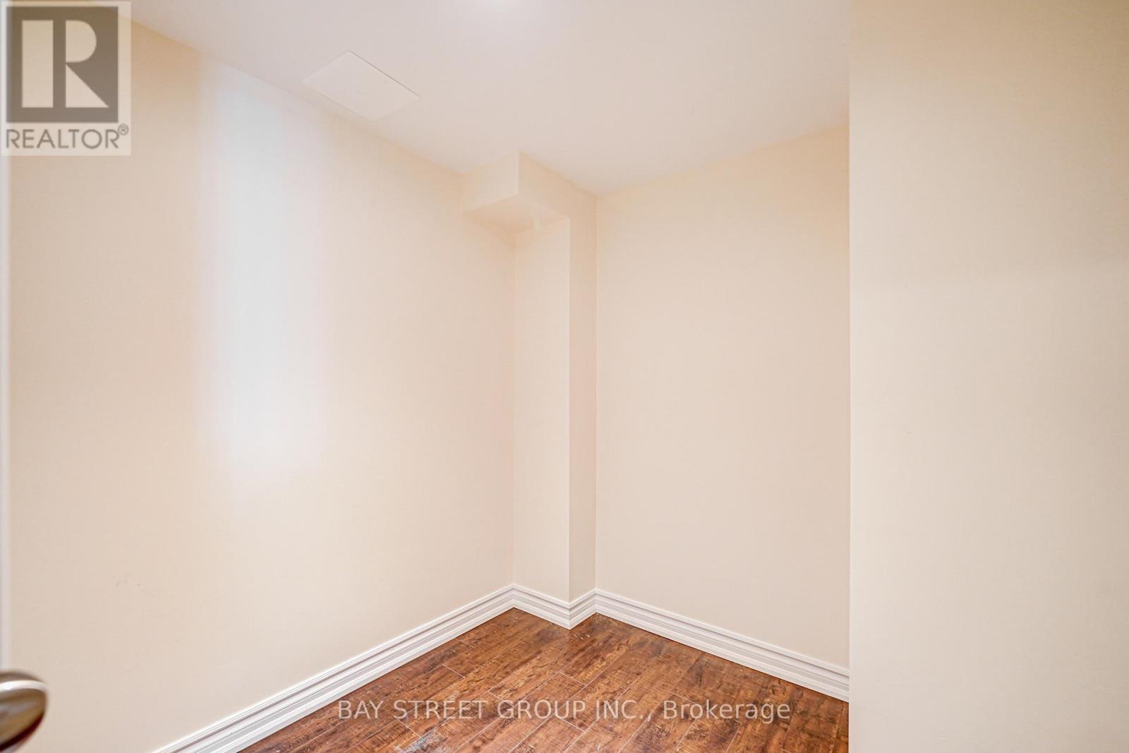 2470 Nichols Drive, Oakville, Ontario  L6H 6Y5 - Photo 42 - W12657936