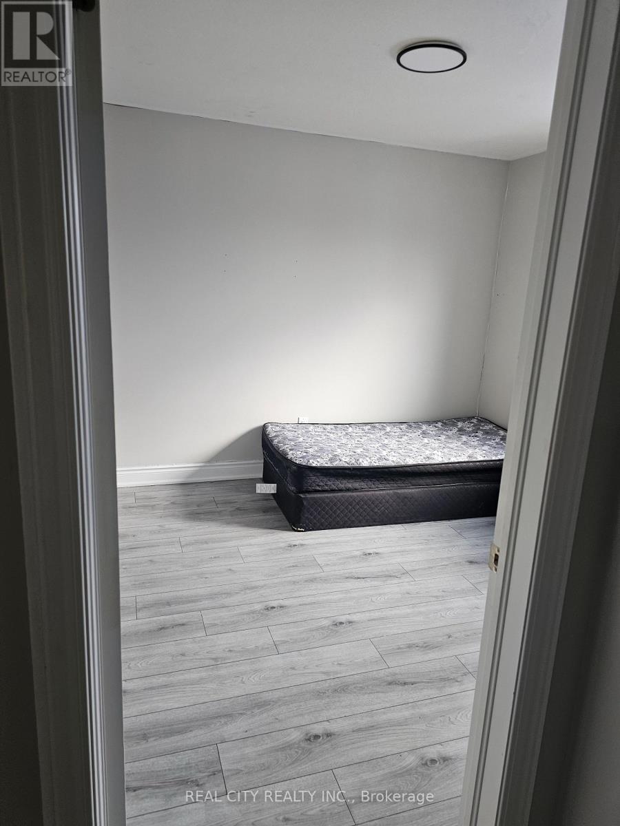 132 Sunset Way, Thorold, Ontario  L0S 1A0 - Photo 20 - X12657930