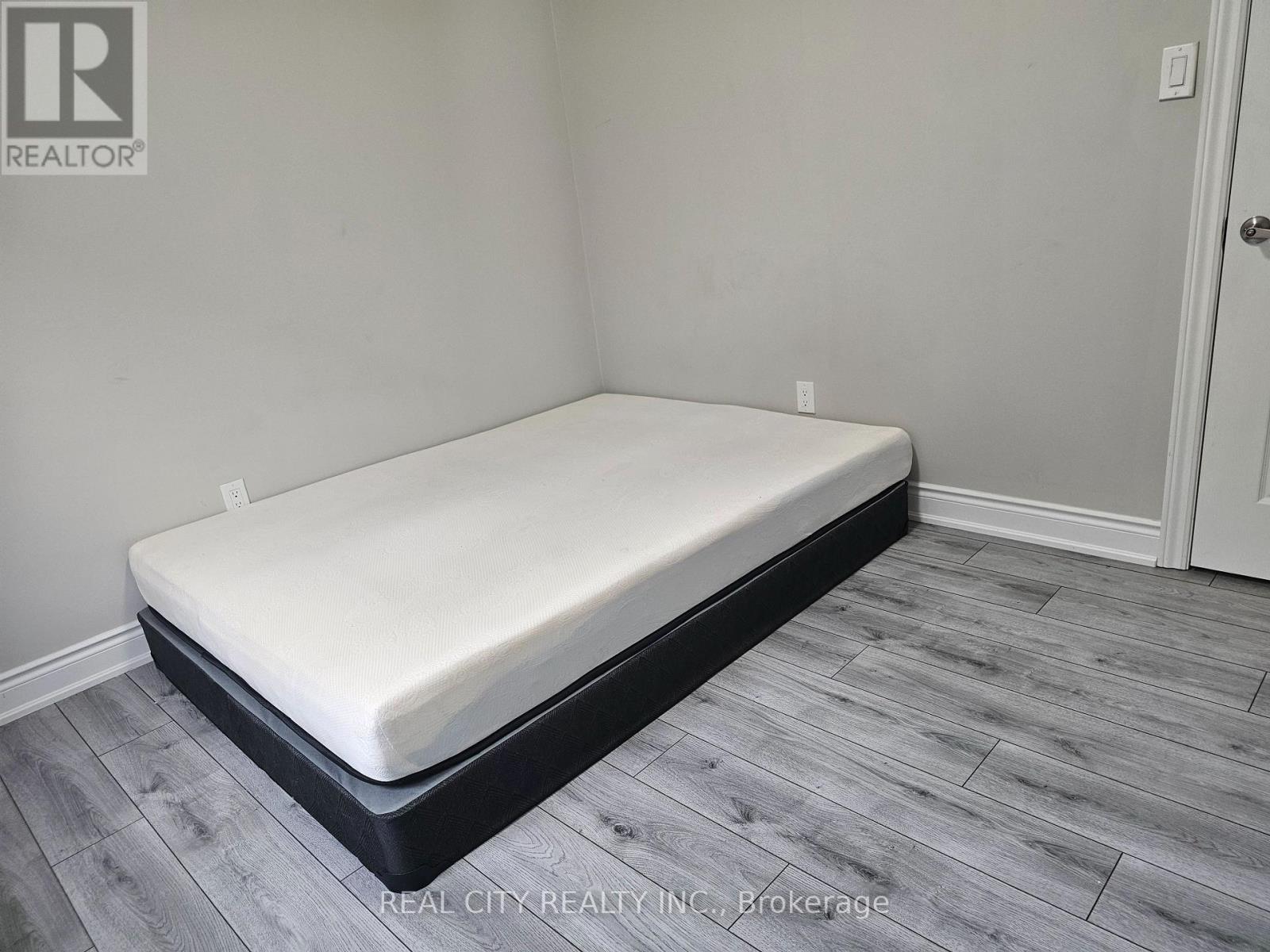 132 Sunset Way, Thorold, Ontario  L0S 1A0 - Photo 29 - X12657930