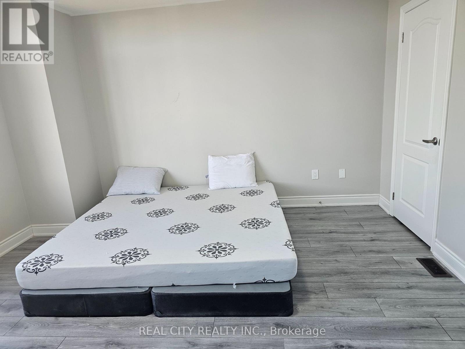 132 Sunset Way, Thorold, Ontario  L0S 1A0 - Photo 33 - X12657930