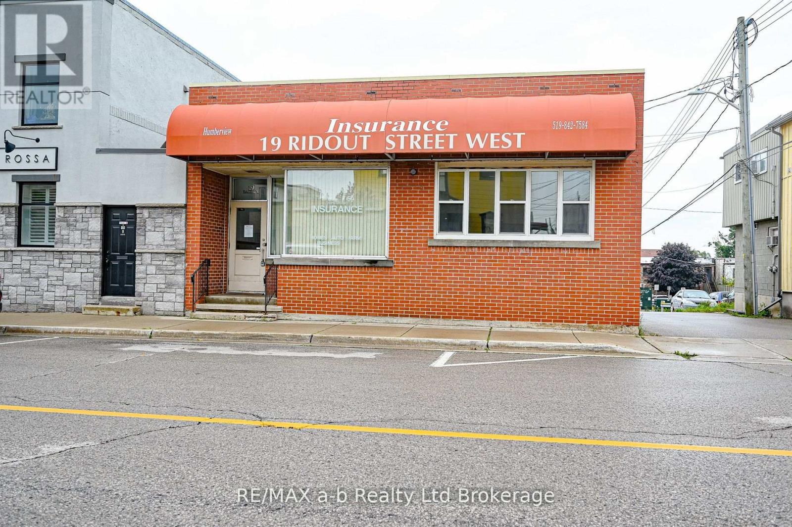 19 RIDOUT STREET W, Tillsonburg, Ontario