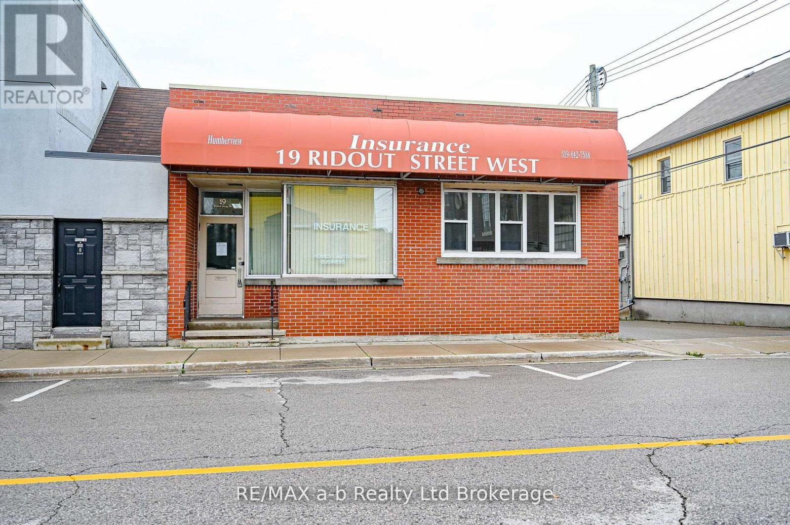 19 Ridout Street W, Tillsonburg, Ontario  N4G 2C8 - Photo 2 - X12657962