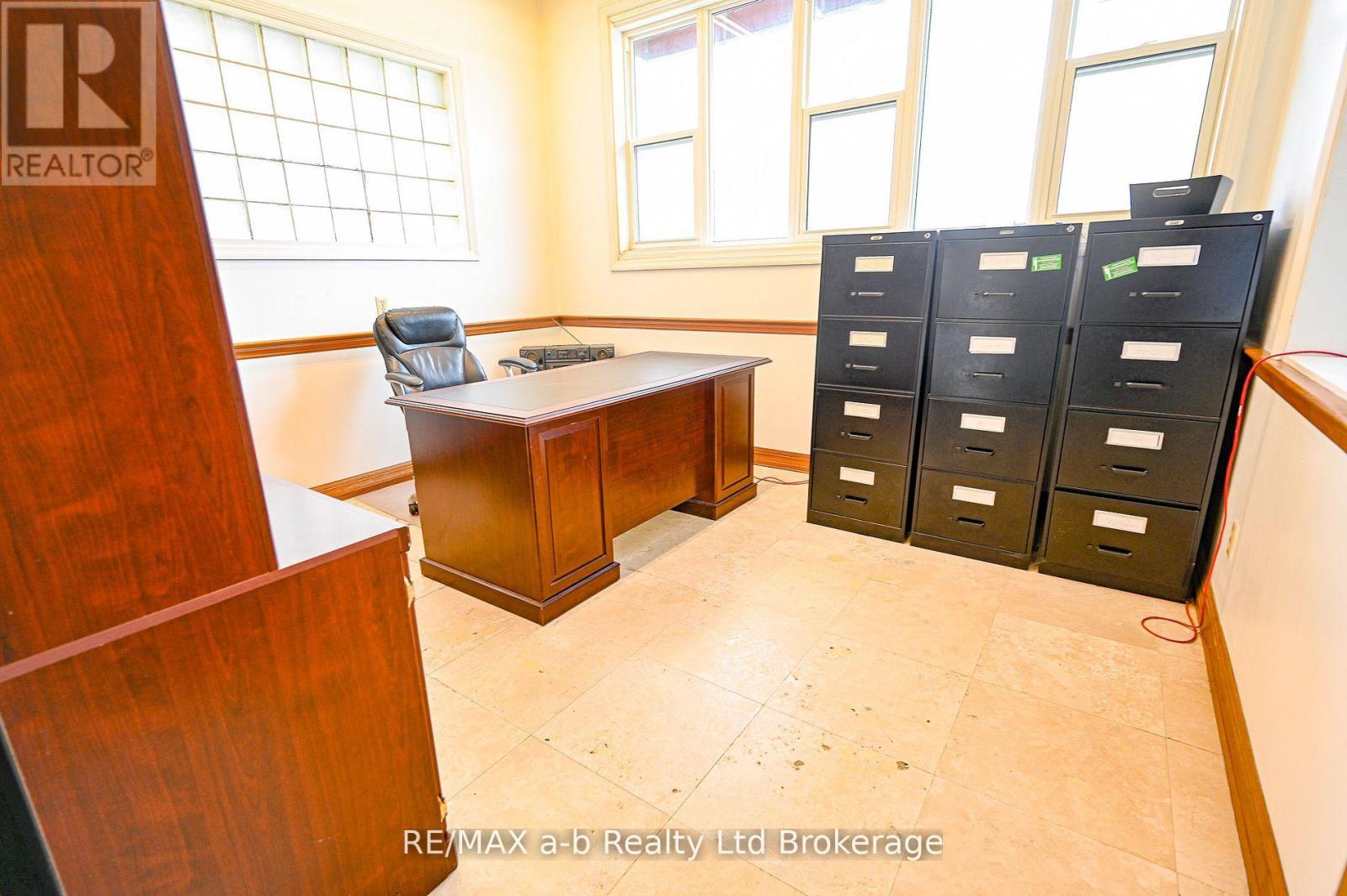 19 Ridout Street W, Tillsonburg, Ontario  N4G 2C8 - Photo 8 - X12657962