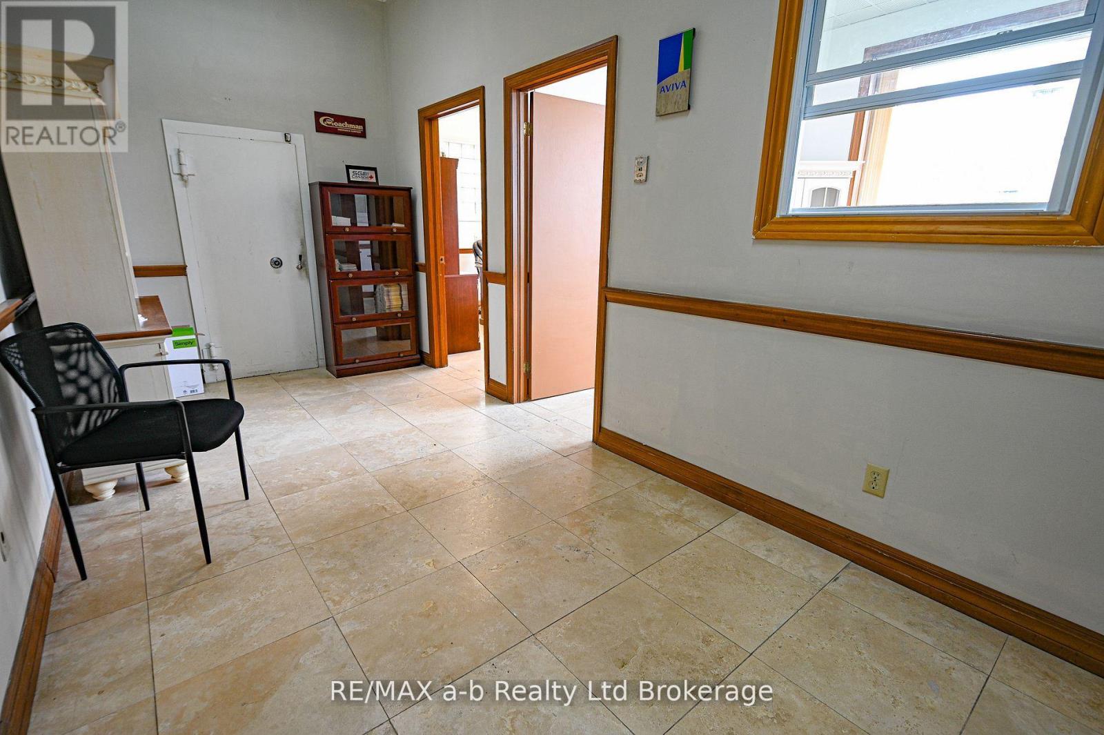 19 Ridout Street W, Tillsonburg, Ontario  N4G 2C8 - Photo 9 - X12657962