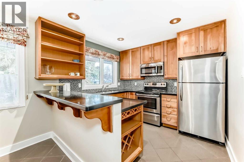 4803 Montana Drive Nw, Calgary, Alberta  T3B 1G3 - Photo 4 - A2276551