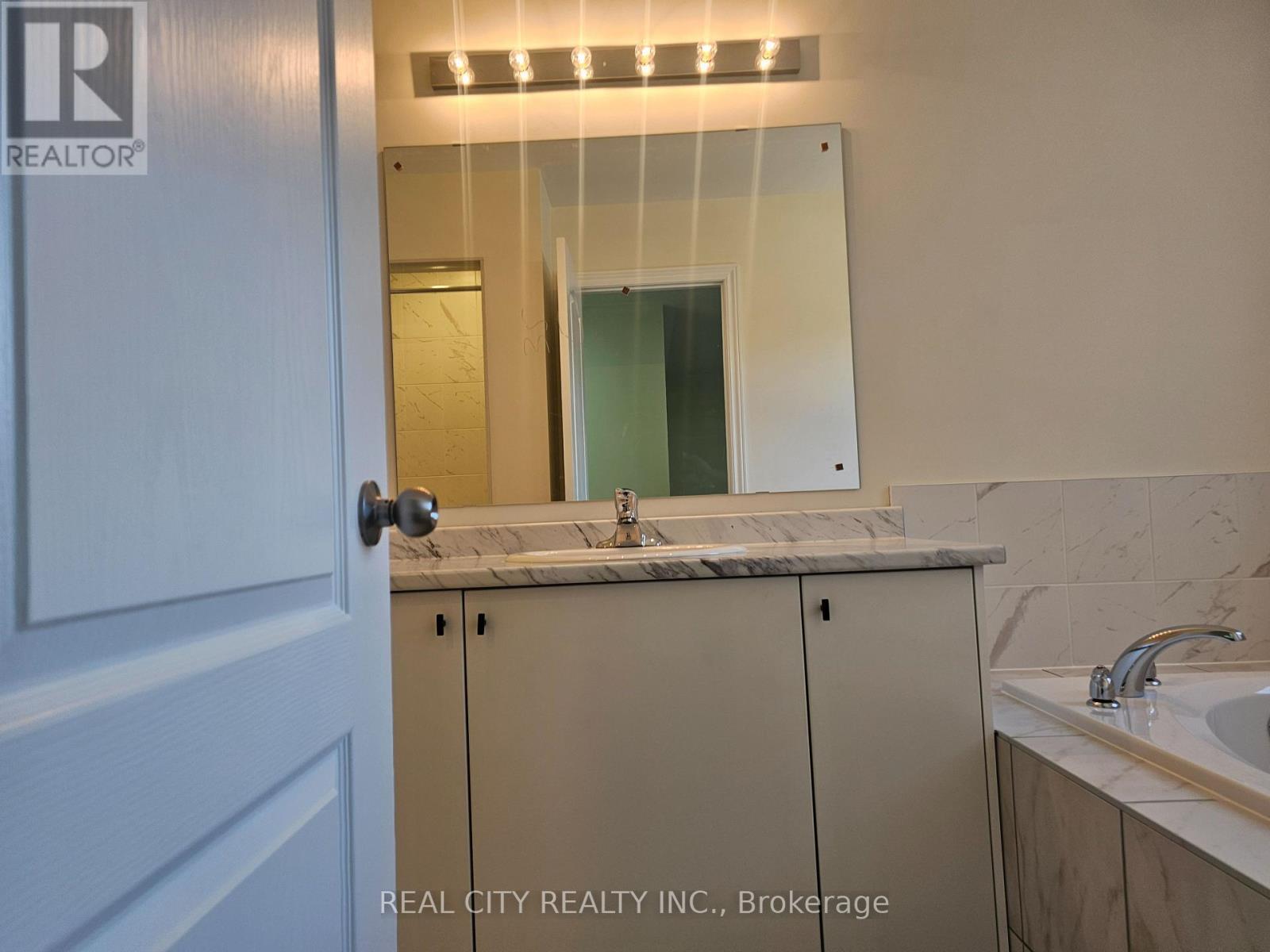 5 Heather Fullerton Road, Georgina, Ontario  L0E 1R0 - Photo 39 - N12657954