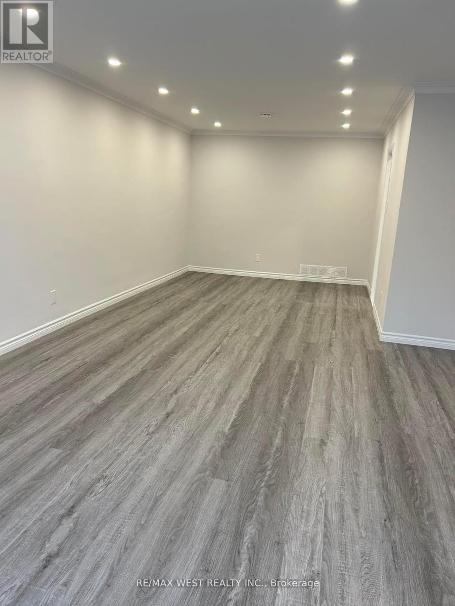 Upper - 21 Tamora Court, Toronto, Ontario  M1S 1H5 - Photo 7 - E12479677