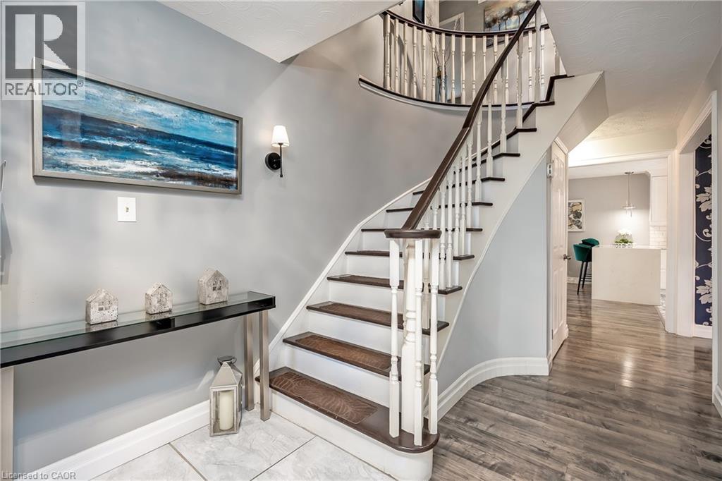 383 East 24th Street, Hamilton, Ontario  L8V 4W8 - Photo 4 - 40795668