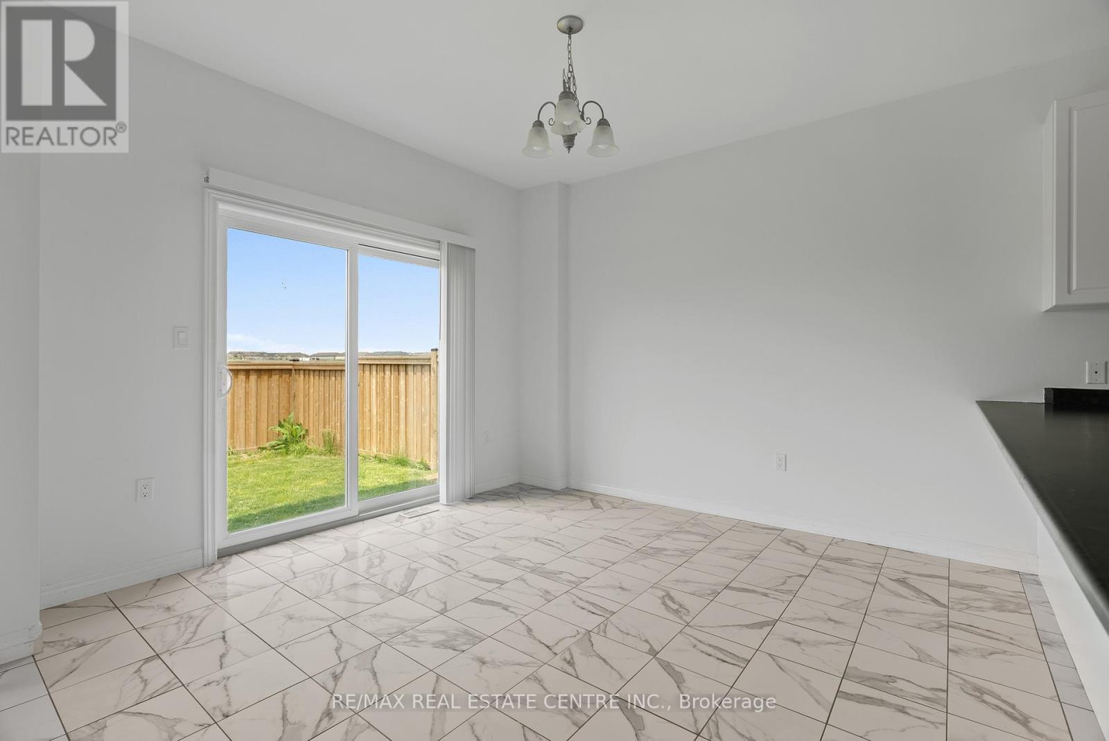 56 Rockledge Drive, Hamilton, Ontario  L0R 1P0 - Photo 10 - X12657958