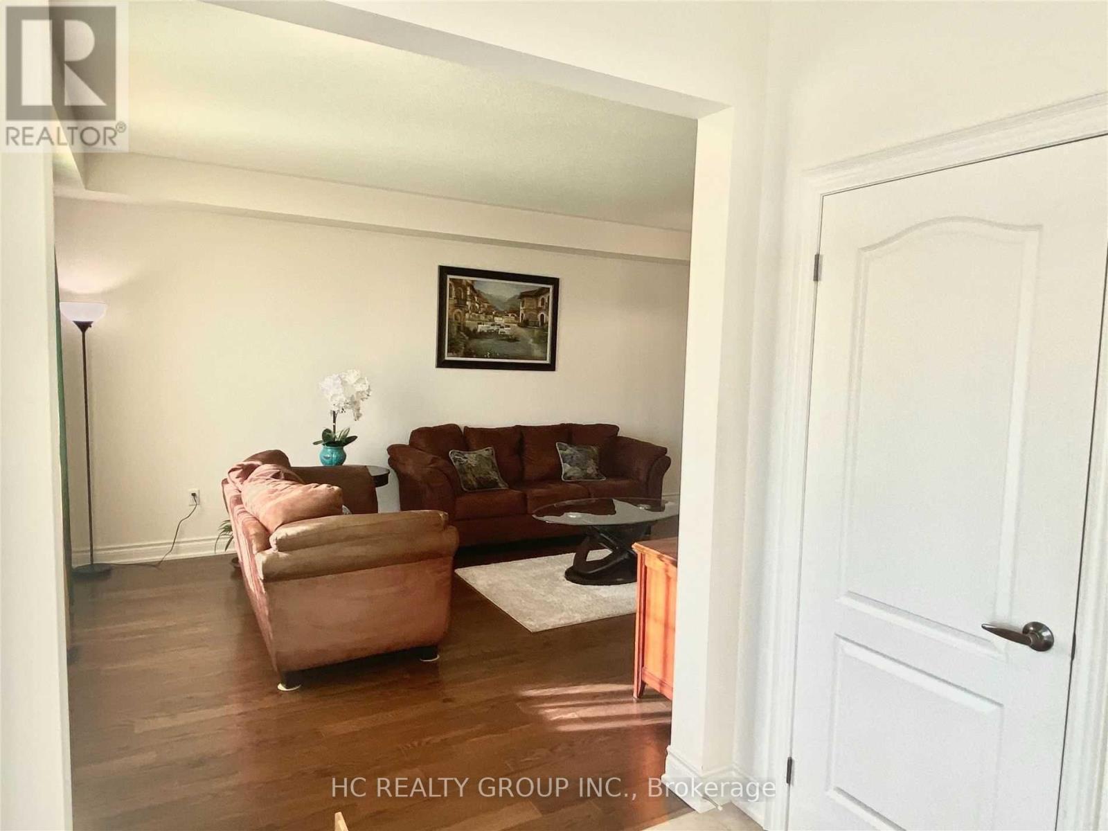 33 Carratuck Street, East Gwillimbury, Ontario  L9N 0P1 - Photo 3 - N12657996