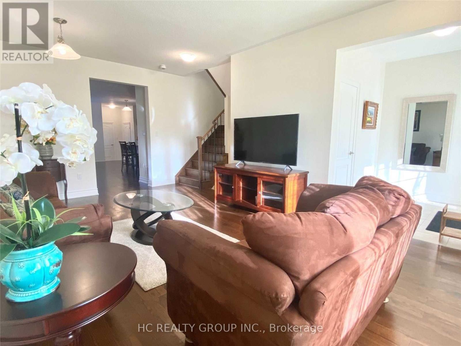 33 Carratuck Street, East Gwillimbury, Ontario  L9N 0P1 - Photo 5 - N12657996