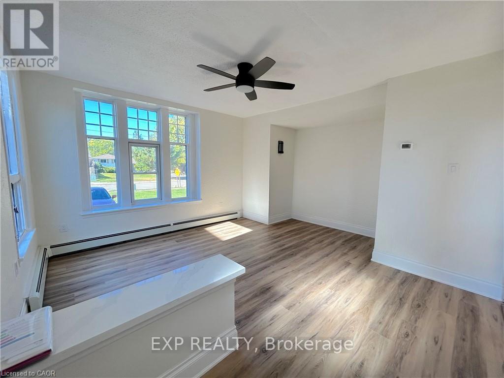 526 Fifty Road, Hamilton, Ontario  L8E 5T4 - Photo 3 - X12657972