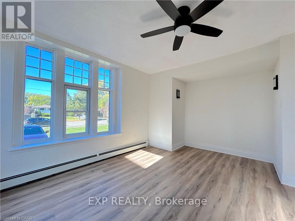 526 Fifty Road, Hamilton, Ontario  L8E 5T4 - Photo 4 - X12657972