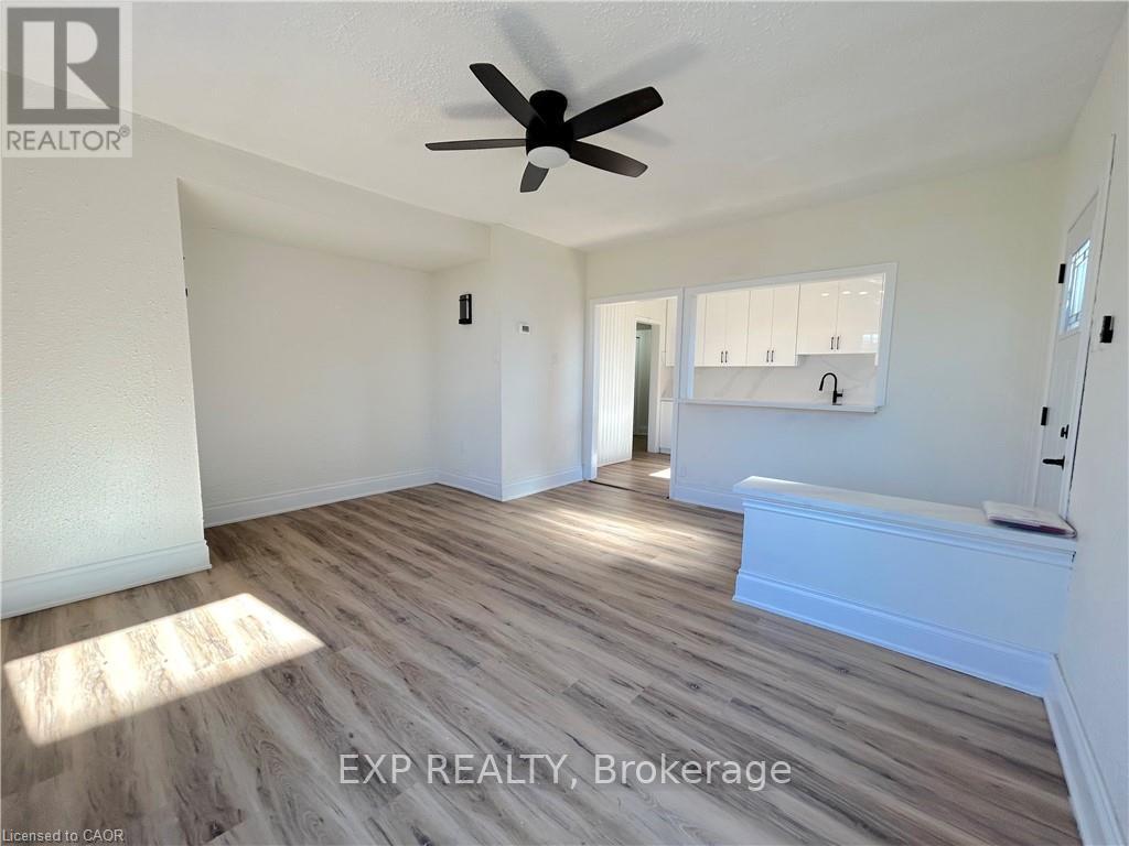 526 Fifty Road, Hamilton, Ontario  L8E 5T4 - Photo 5 - X12657972