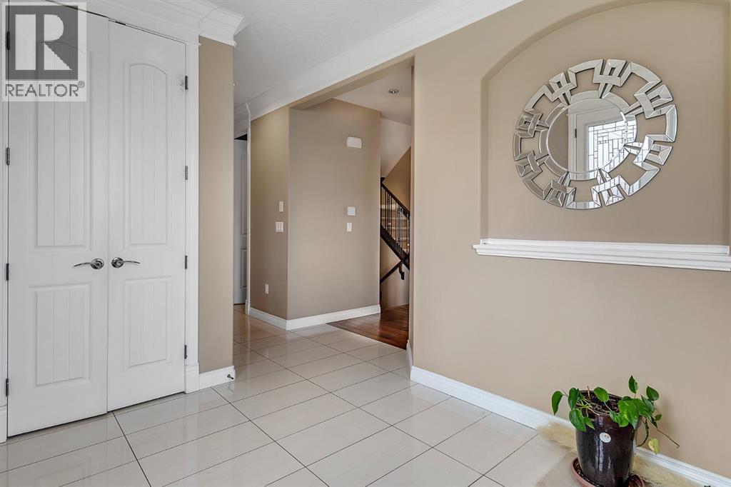 40 Baywater Court Sw, Airdrie, Alberta  T4B 0A8 - Photo 6 - A2269881