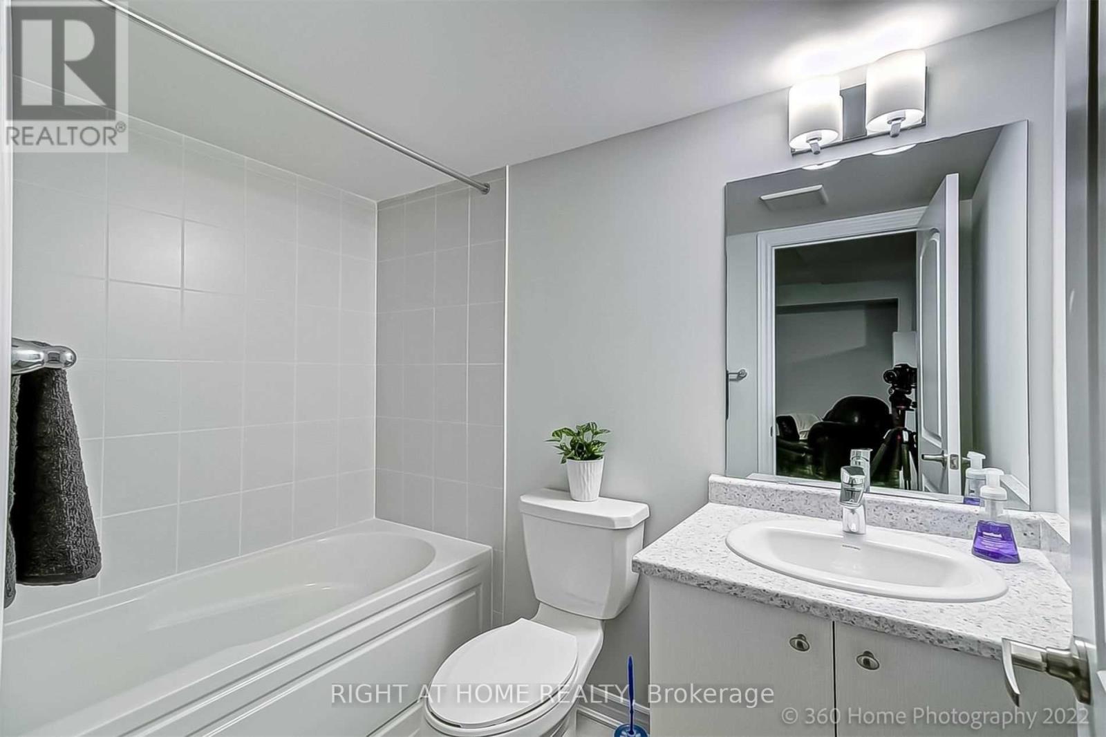 45 Sutcliffe Drive, Whitby, Ontario  L1R 0R1 - Photo 20 - E12658006